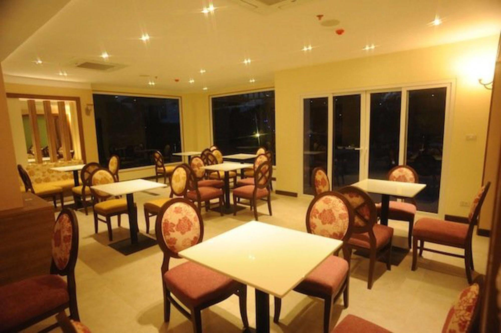 Kitlada Hotel Udonthani Экстерьер фото