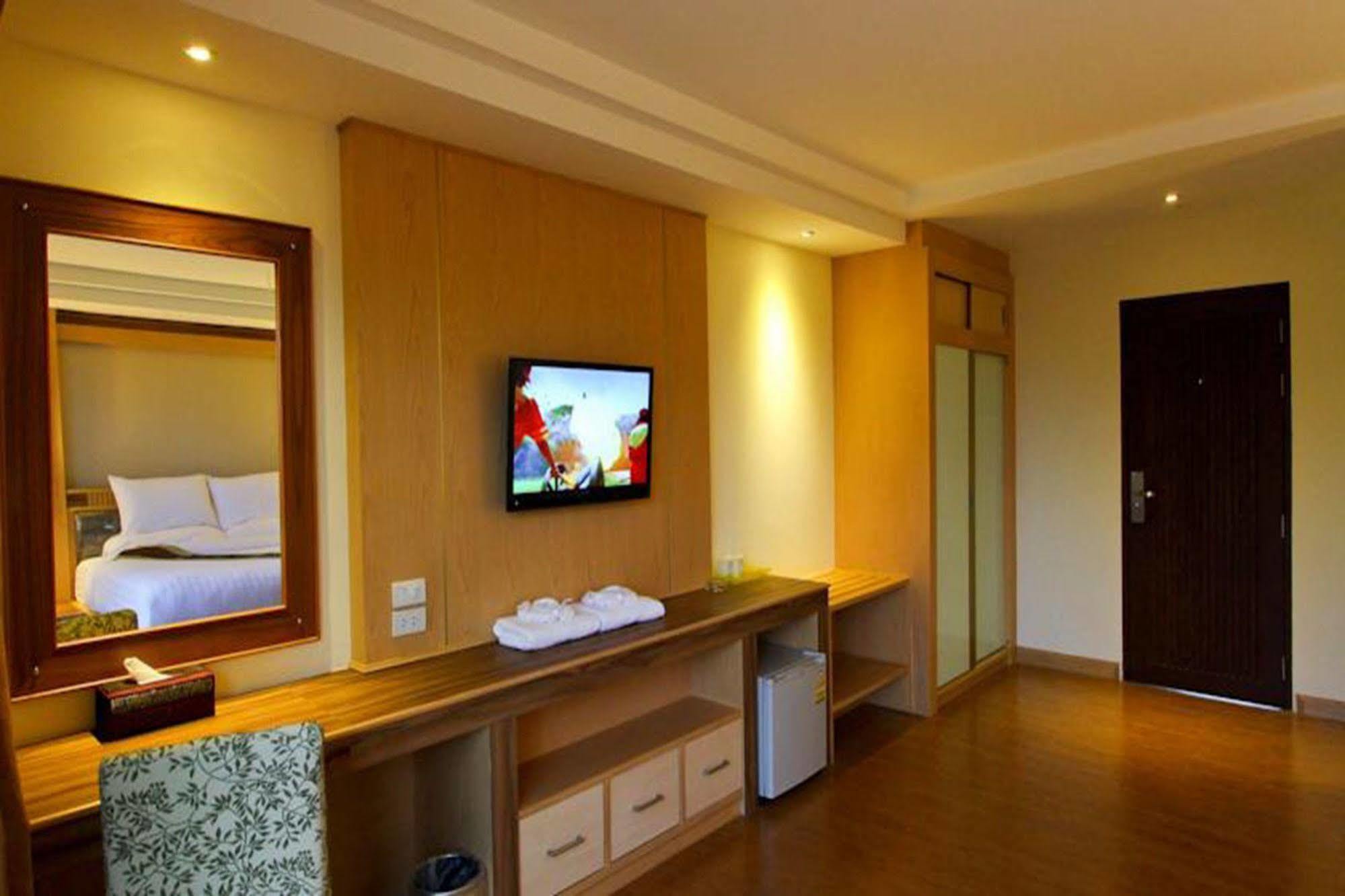 Kitlada Hotel Udonthani Экстерьер фото