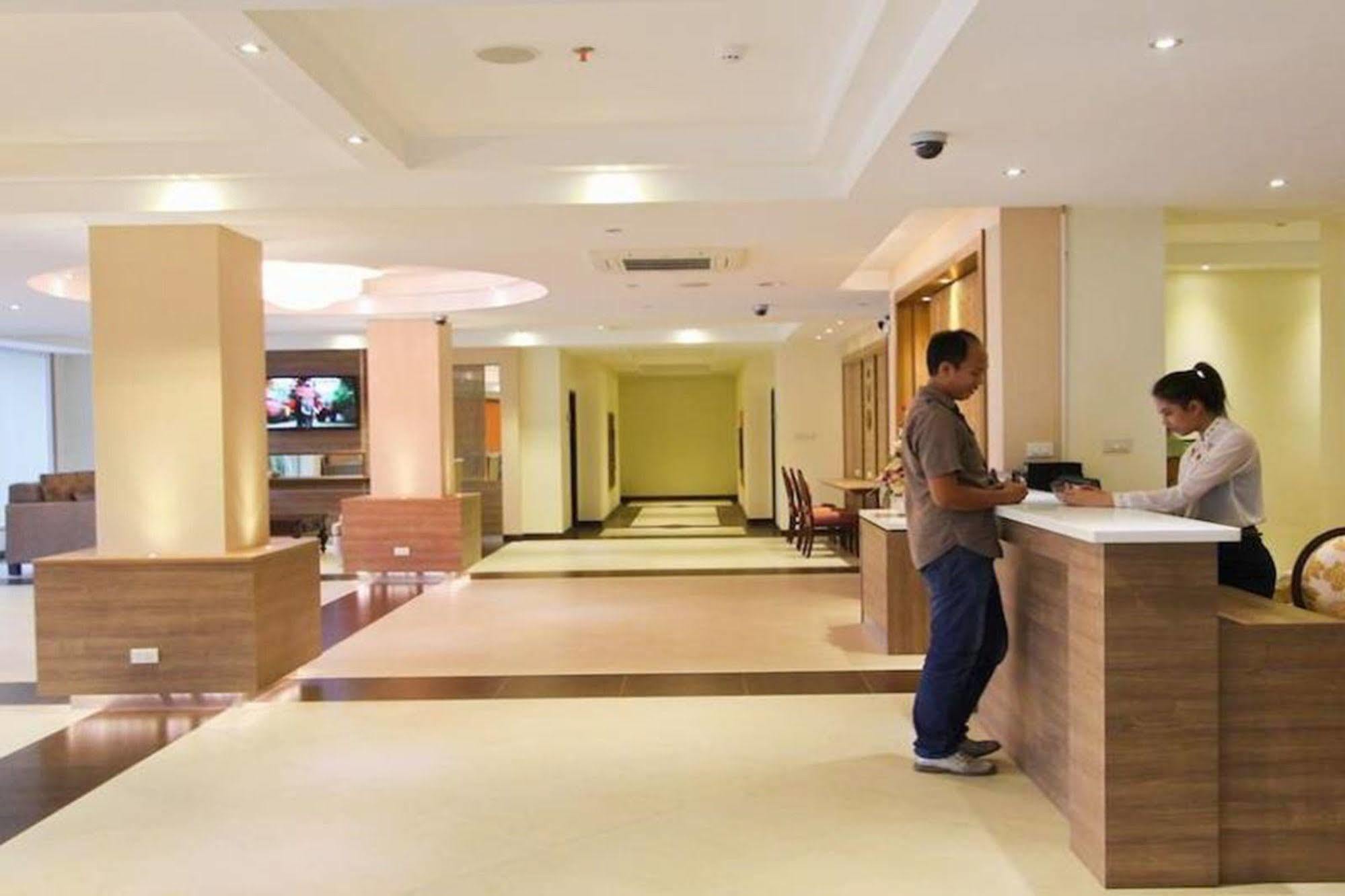 Kitlada Hotel Udonthani Экстерьер фото