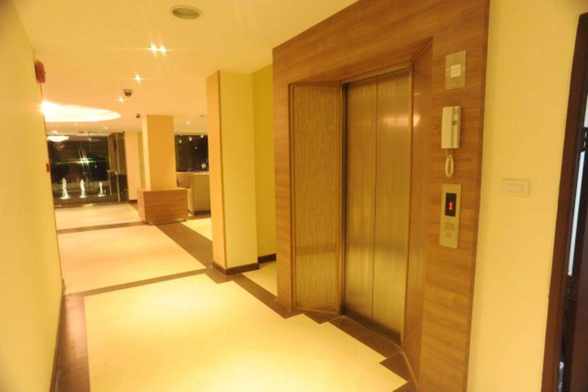Kitlada Hotel Udonthani Экстерьер фото