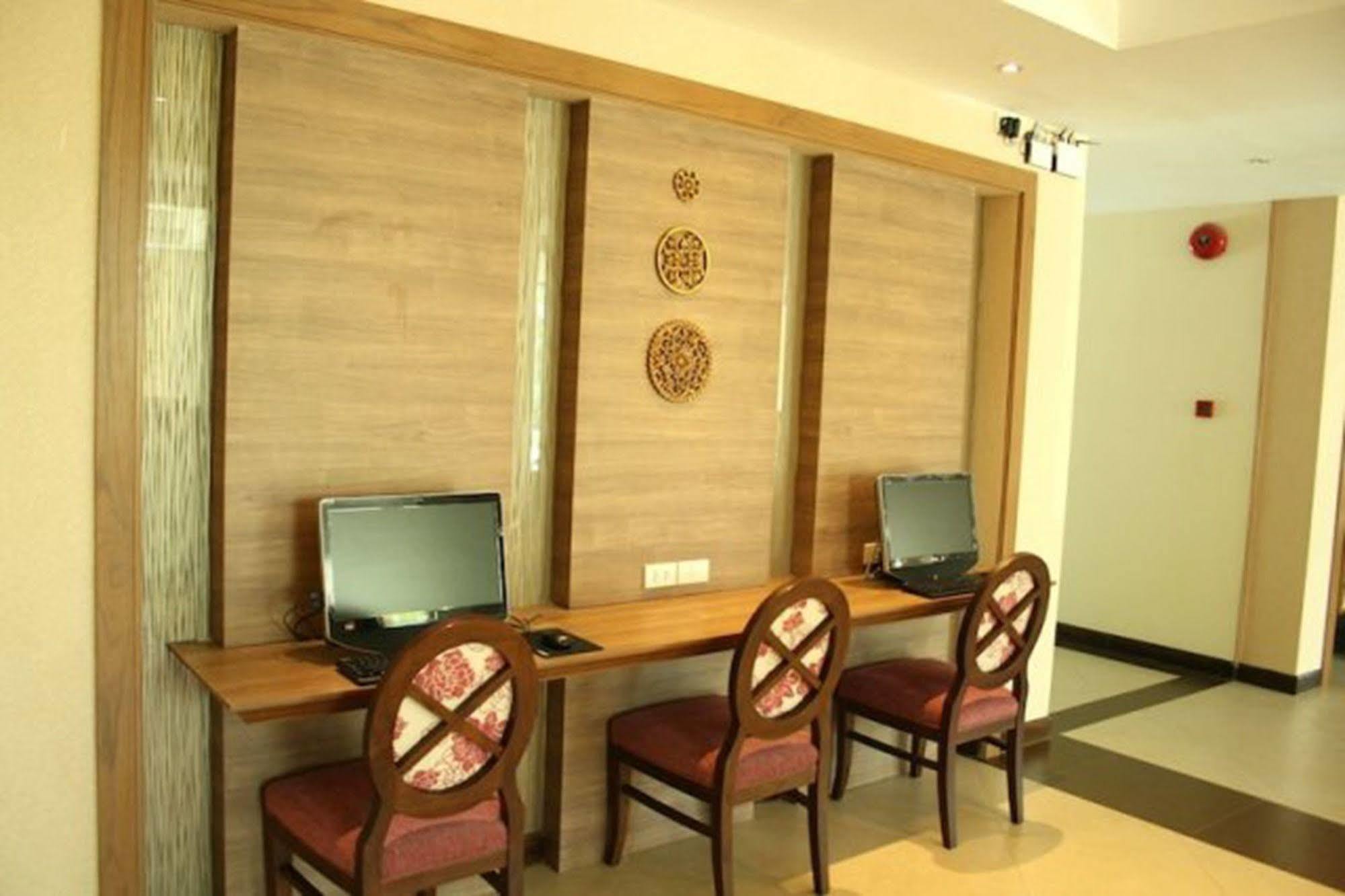 Kitlada Hotel Udonthani Экстерьер фото